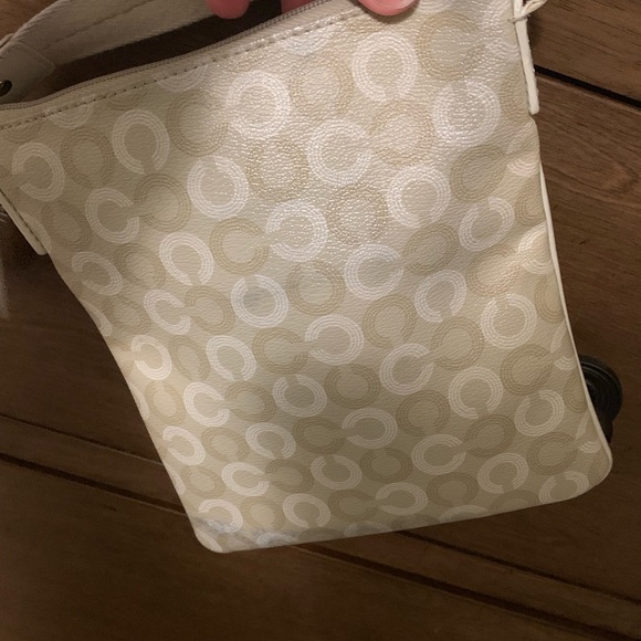 Small coach crossbody - Picture 6 of 6